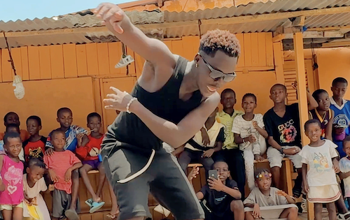 Kwenza, des sandales dans les&nbsp;clubs